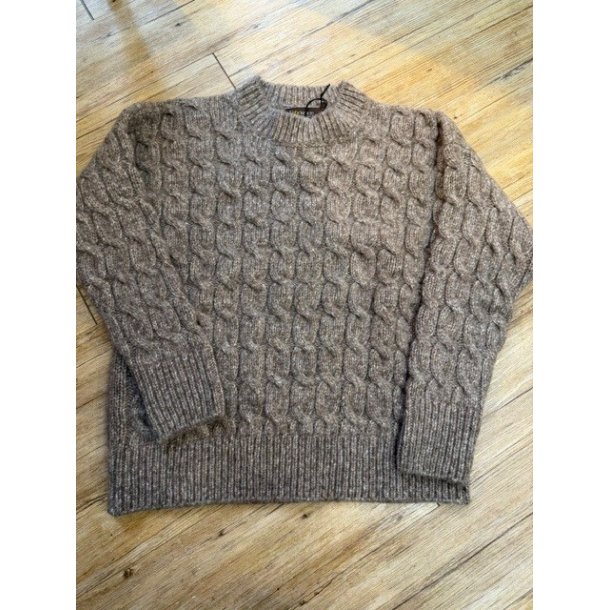 Fisherman Cabled  Crew Neck Dame Sweater