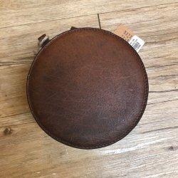 Carlobolaget 4 snapseglas i l�der-etui